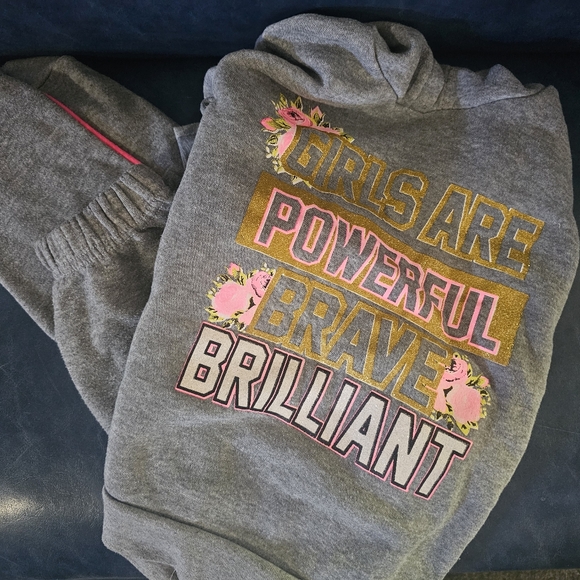 Sweatpant suit - Picture 1 of 3